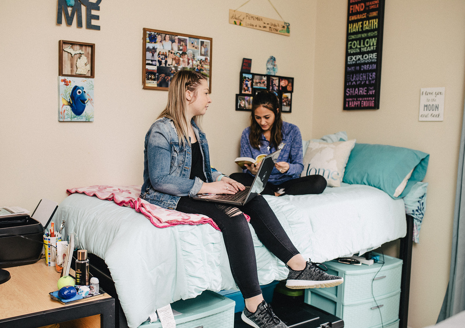 Spalding students study in dorm room