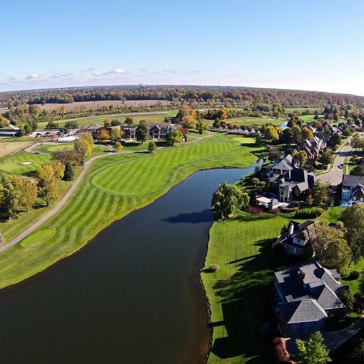 image of oxmoor golf course and body of water